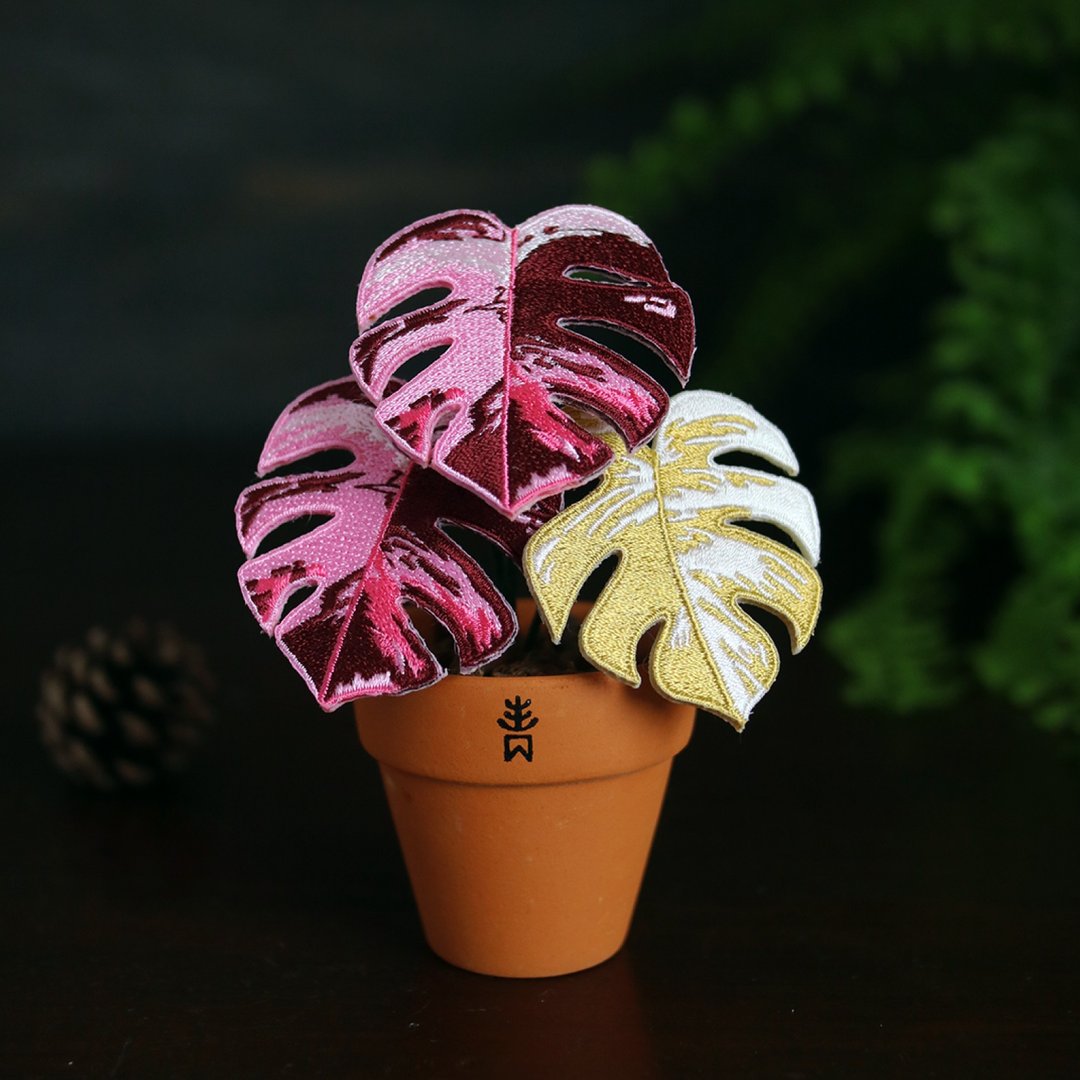 粉红龟背芋-刺绣盆栽-海外限定卖场 - 摆饰 - 其他材质 粉红色