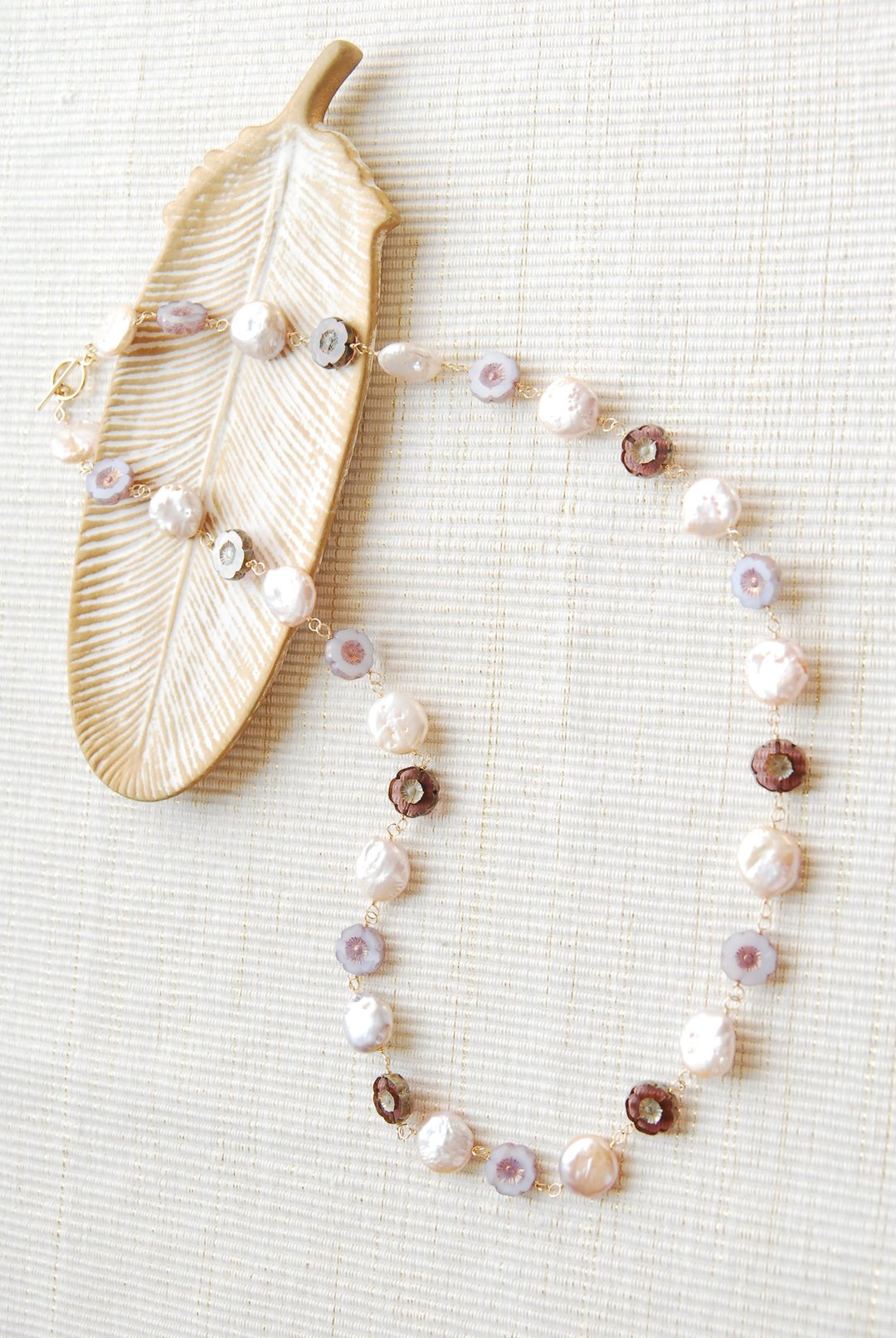 Czech flower beads and coin pearl long necklace 14kgf - 项链 - 珍珠 粉红色
