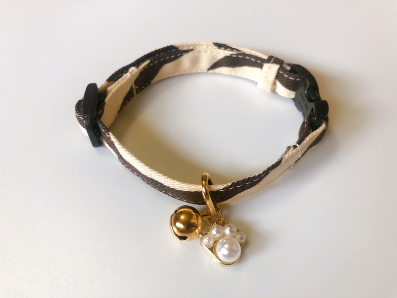 虎纹 x 爪纹饰物猫项圈 - 项圈/牵绳 - 棉．麻 咖啡色