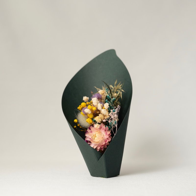 cup of flower ~mini bouquet of paper and dried flowers~ deep green - 干燥花/捧花 - 纸 绿色