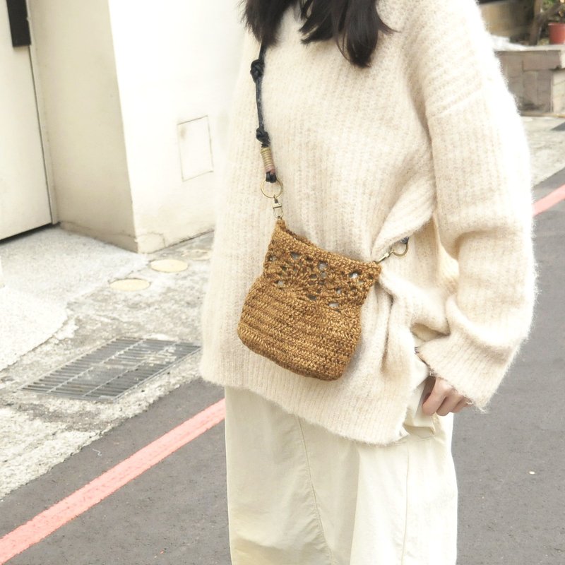 给ivyyuweiwei捕鱼袋编织小废包+粉色果汁小袋/麻绳编织 - 侧背包/斜挎包 - 棉．麻 咖啡色