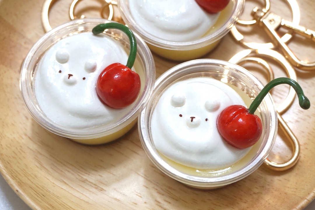 HealingKuma Collection 焦糖布丁钥匙圈 | 仿真甜点手工制饰物 - 钥匙链/钥匙包 - 粘土 黄色