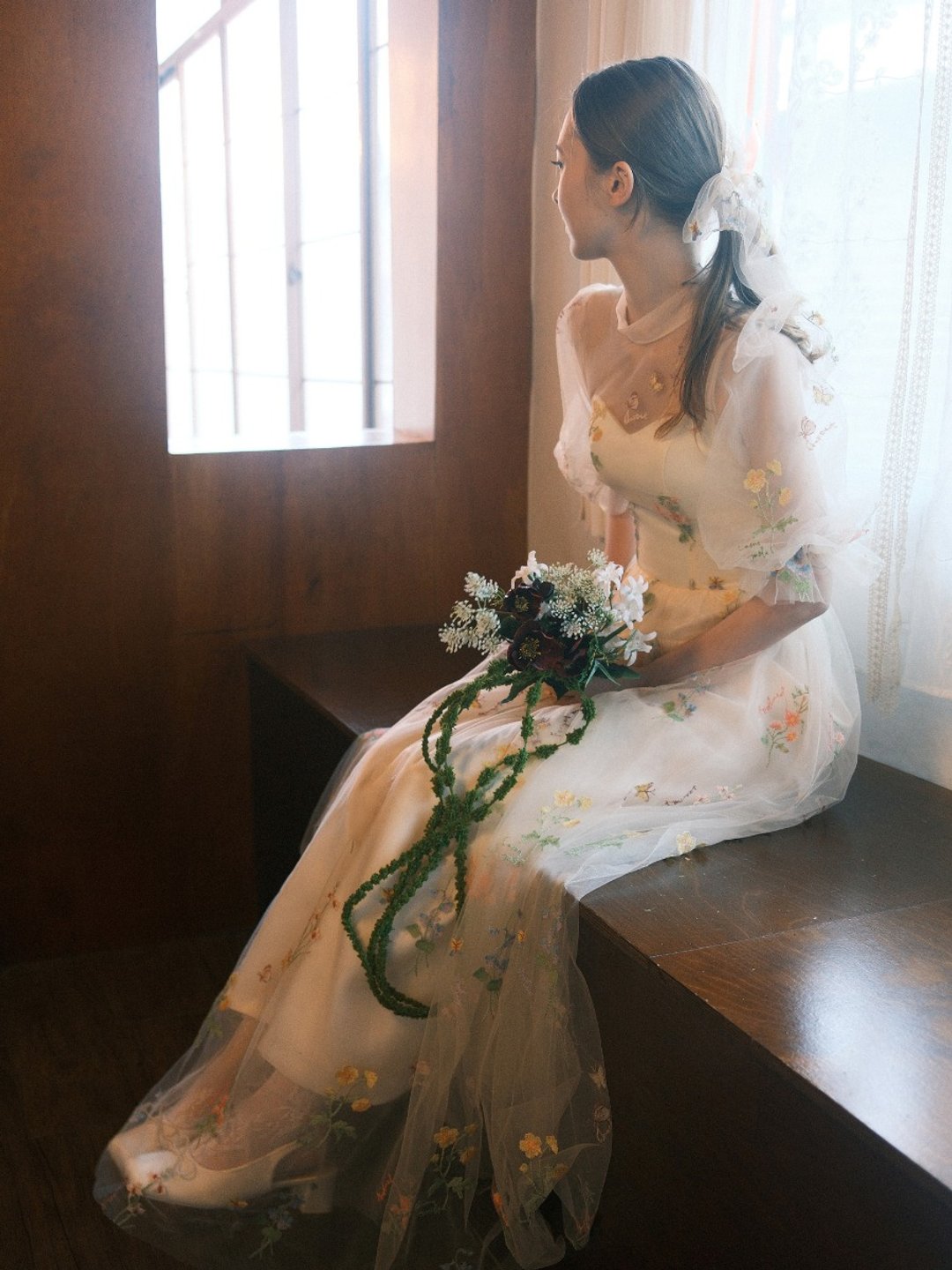 Dahlia Blanc 独家设计 花朵刺绣有袖长婚纱 台湾境内直送 - 晚装/礼服 - 聚酯纤维 多色