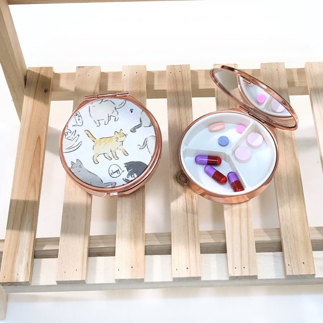 慵懒的猫/便携式药盒.药品分格收纳盒.耳环小饰品可收纳 - 收纳用品 - 棉 白色