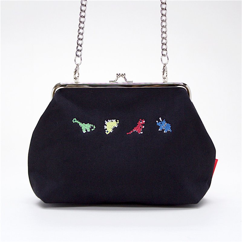 恐龙绣花黑色防水加厚纯棉侧背包 / 手拿包 / 黑色 - 手拿包 - 棉．麻 黑色