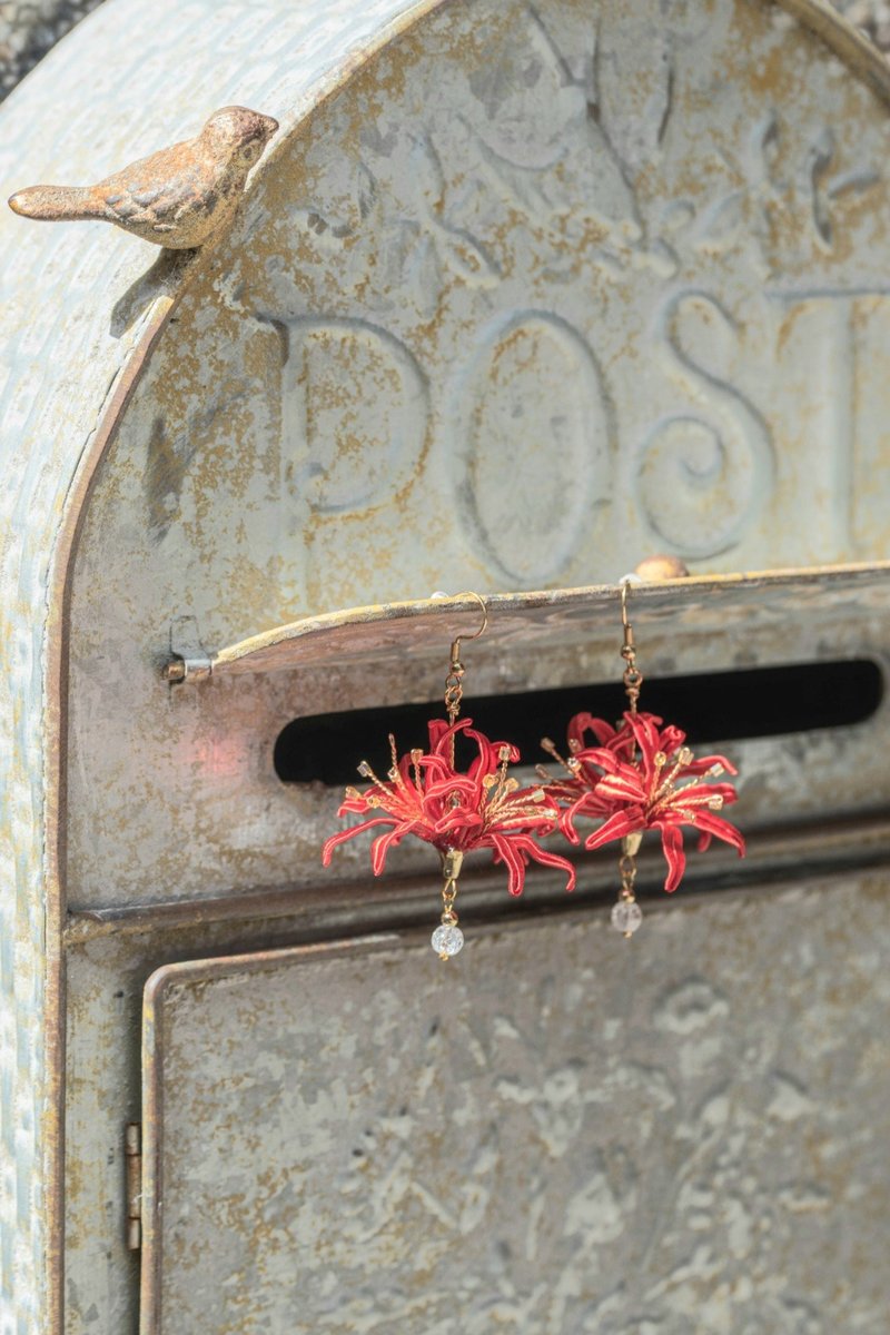 缠花 彼岸花耳环 (红色) 春仔花 - 耳环/耳夹 - 绣线 