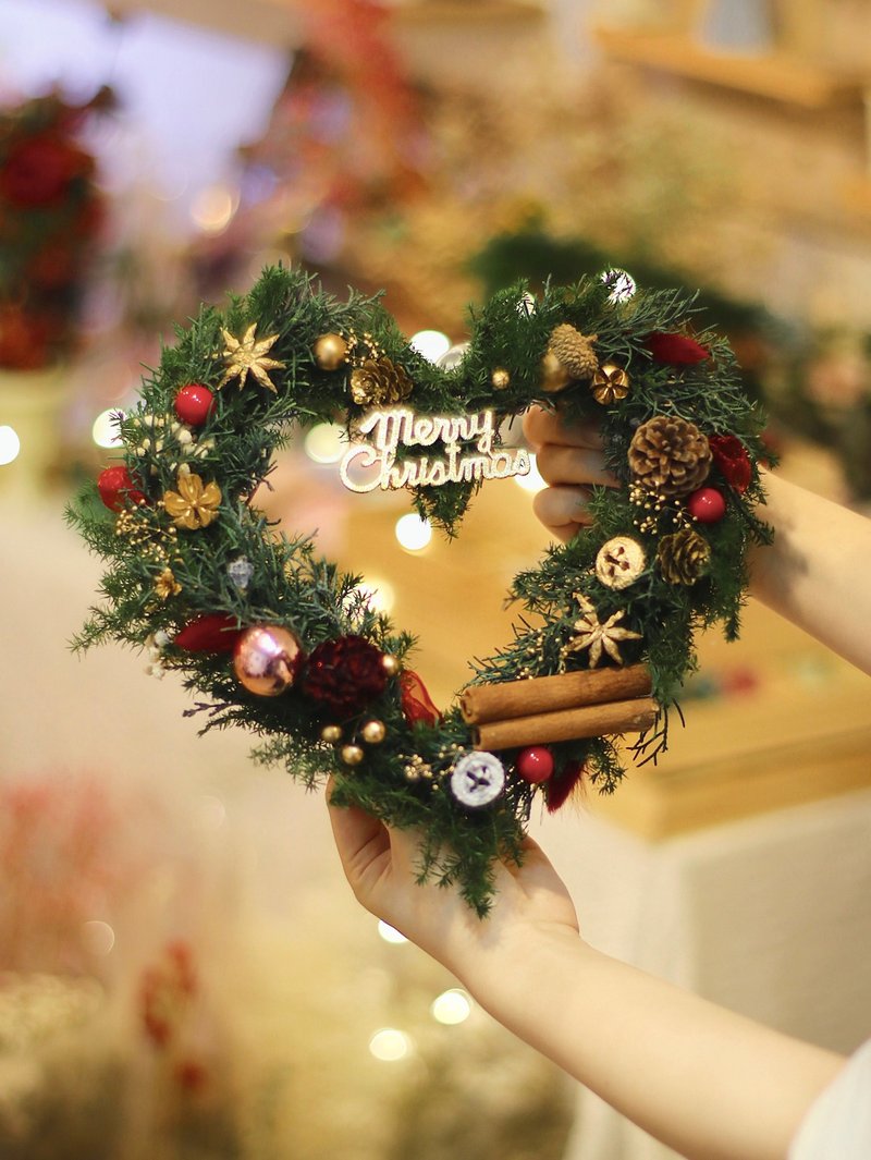 圣诞礼盒/圣诞花环/圣诞花圈/圣诞摆设/圣诞礼物/保鲜花/爱心花环 - 摆饰 - 其他材质 绿色