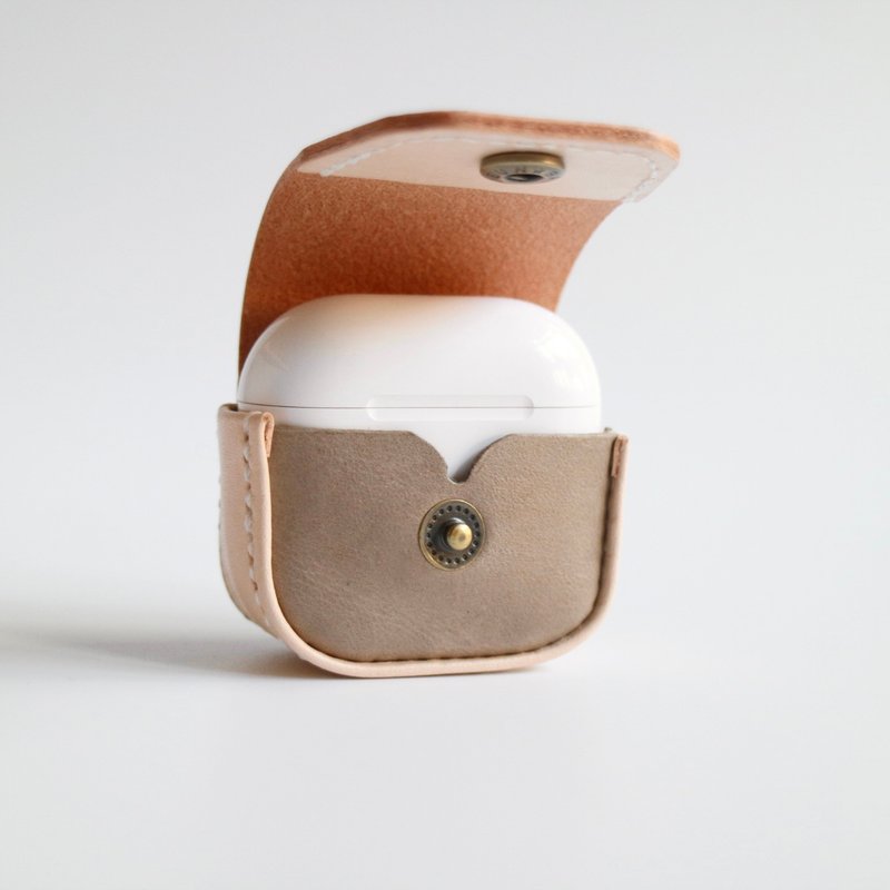 AirPods 4 皮革保护套 保护壳 收纳皮套 ----奶油卡其 - 耳机收纳 - 真皮 卡其色