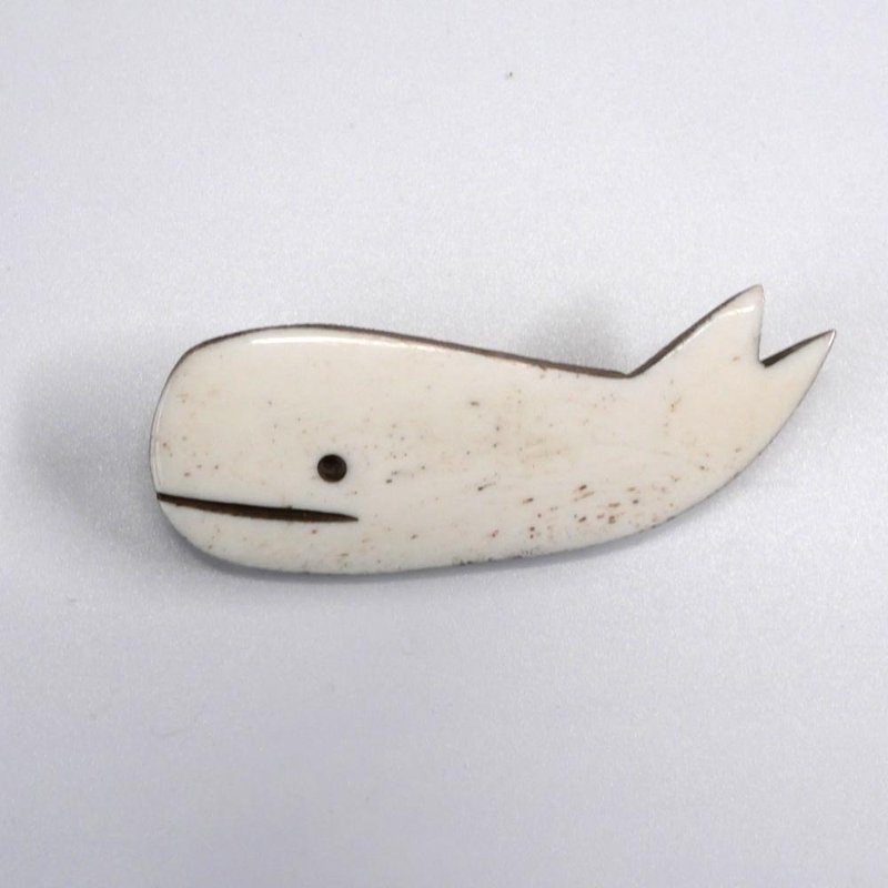 Buffalo bone brooch / whale white - 胸针 - 环保材料 