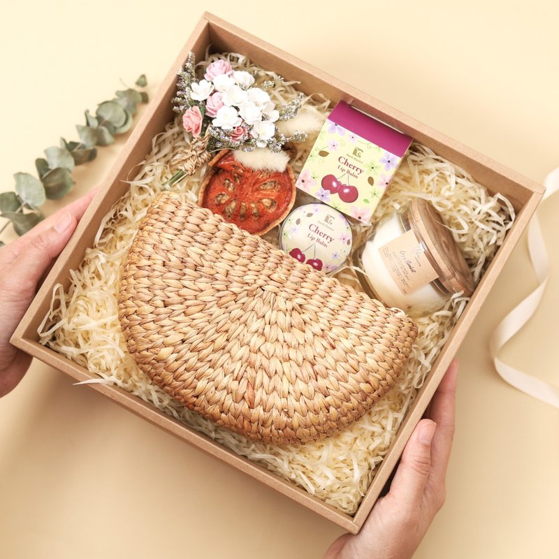 生日礼盒  自理礼盒套餐  感谢礼物  蜡烛礼盒  圣诞礼盒 - 满月礼盒 - 纸 