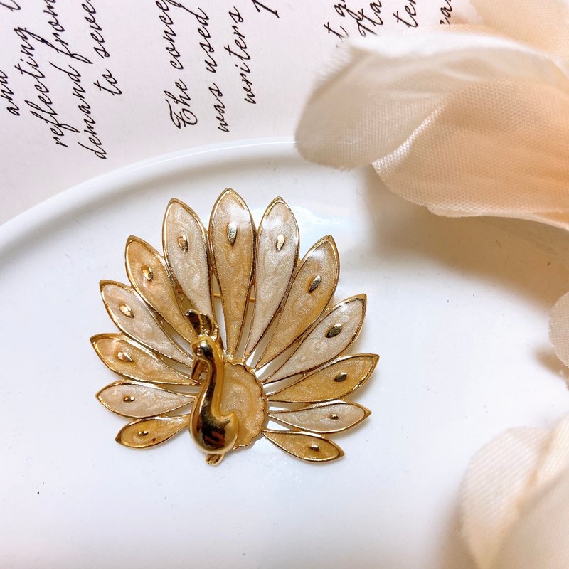 【西洋古董饰品】双用 柔美孔雀绽放优雅 光泽珐琅胸针胸章 项链 - 胸针 - 贵金属 金色