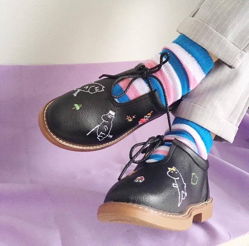 รองเท้าปัก (sneakers embroidery) - 女款休闲鞋 - 真皮 黑色