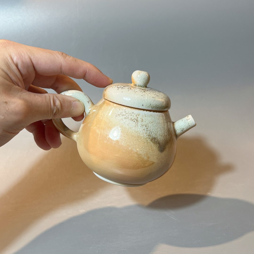 柴烧瓷土重落灰正把茶壶  / 小平凡手作 - 茶具/茶杯 - 陶 