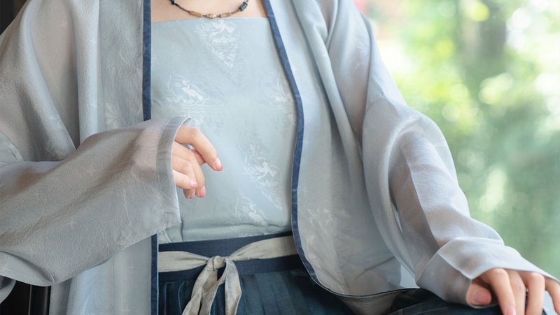 【拓花褶裙】新中式复古 汉元素日常通勤半裙 - 裙子 - 丝．绢 多色