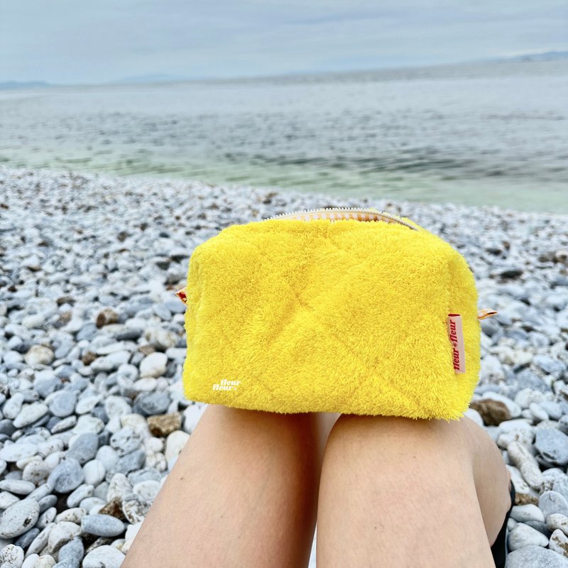 向日葵毛圈手拿包 - 化妆包/杂物包 - 棉．麻 黄色