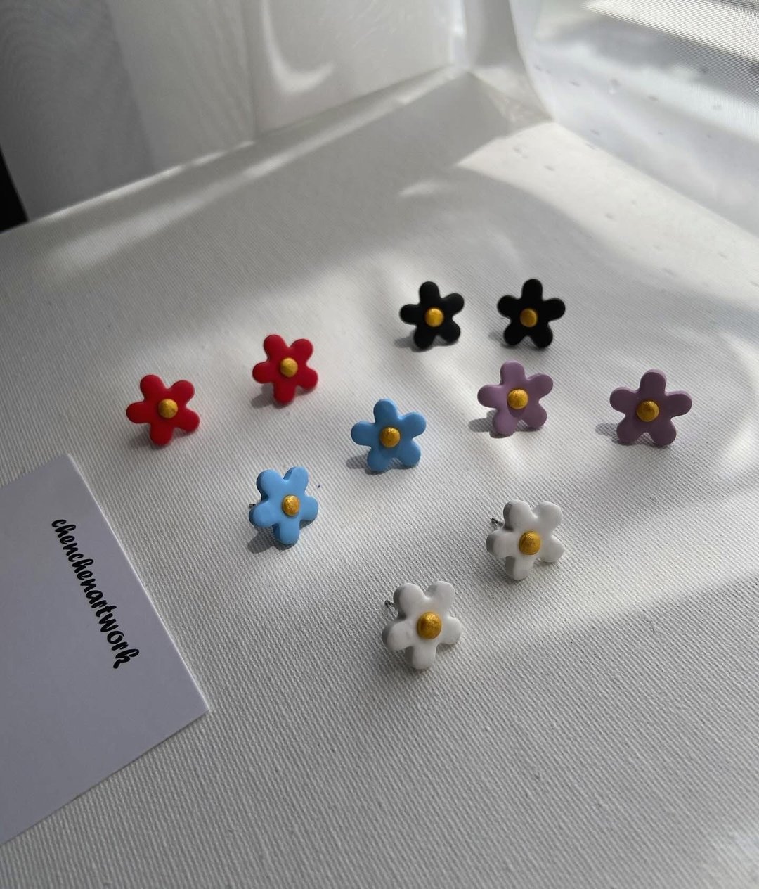 小花 雏菊 小花耳环 雏菊耳环 软陶耳环 海外独家设计 手作耳环 - 耳环/耳夹 - 其他材质 