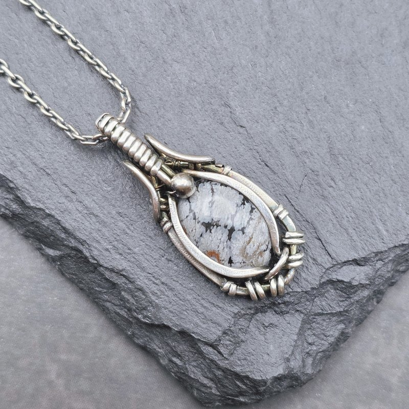 雪花黑曜石 造旧银线吊坠 金属绕线 - 项链 - 纯银 黑色