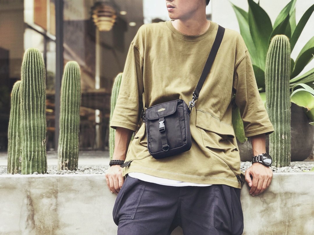 Matchwood 经典 百搭 随身小包 Pacer Pouch 防泼水 侧背 附背带 - 侧背包/斜挎包 - 防水材质 黑色