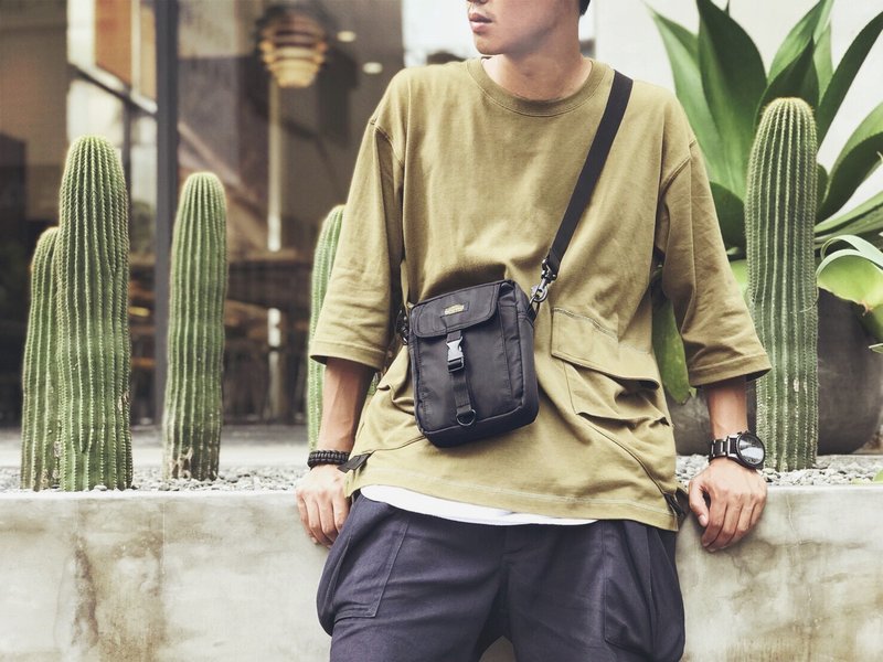 Matchwood 经典 百搭 随身小包 Pacer Pouch 防泼水 侧背 附背带 - 侧背包/斜挎包 - 防水材质 黑色