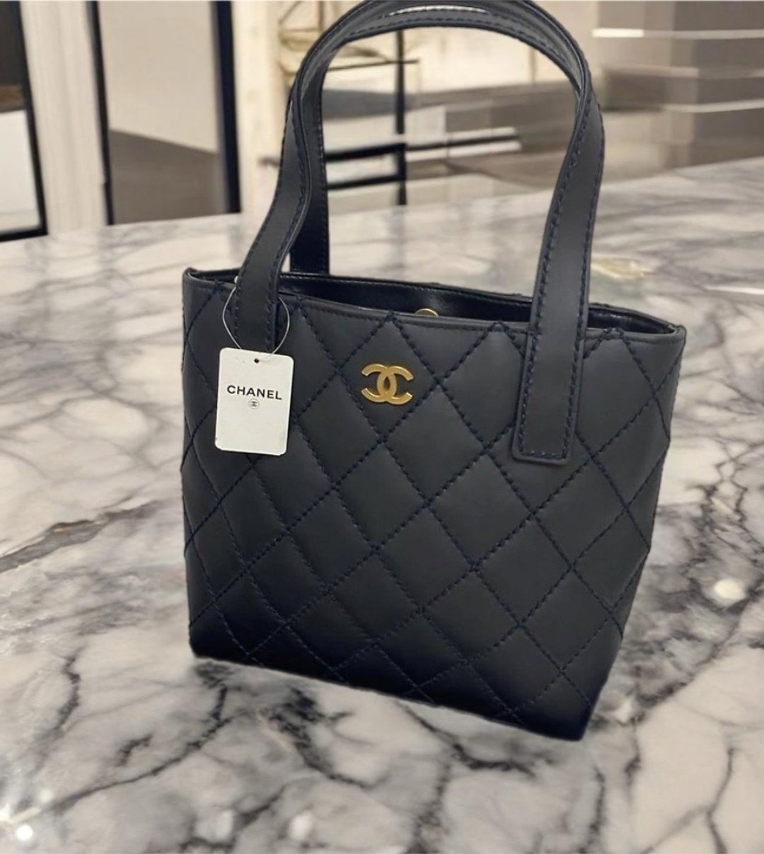 【保存品】稀有中古二手Chanel黑色金标皮革小托特包单肩侧背手袋 - 侧背包/斜挎包 - 真皮 黑色