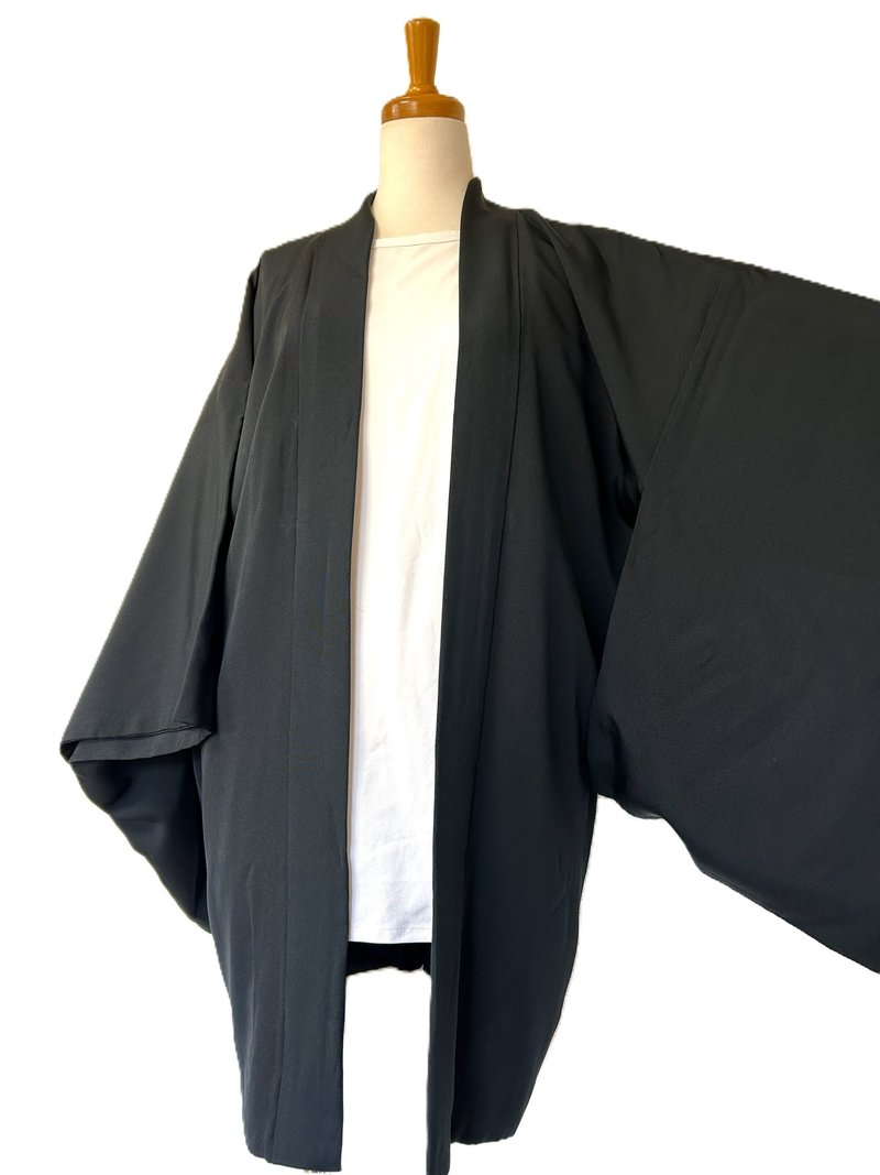 古董和服 日本制造 羽织 漆黑色 附刺绣与内衬 - 女装休闲/机能外套 - 其他材质 黑色