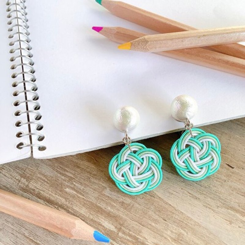 Clip-On[Mint color] Mizuhiki flower lover and cotton pearls - 耳环/耳夹 - 其他材质 绿色