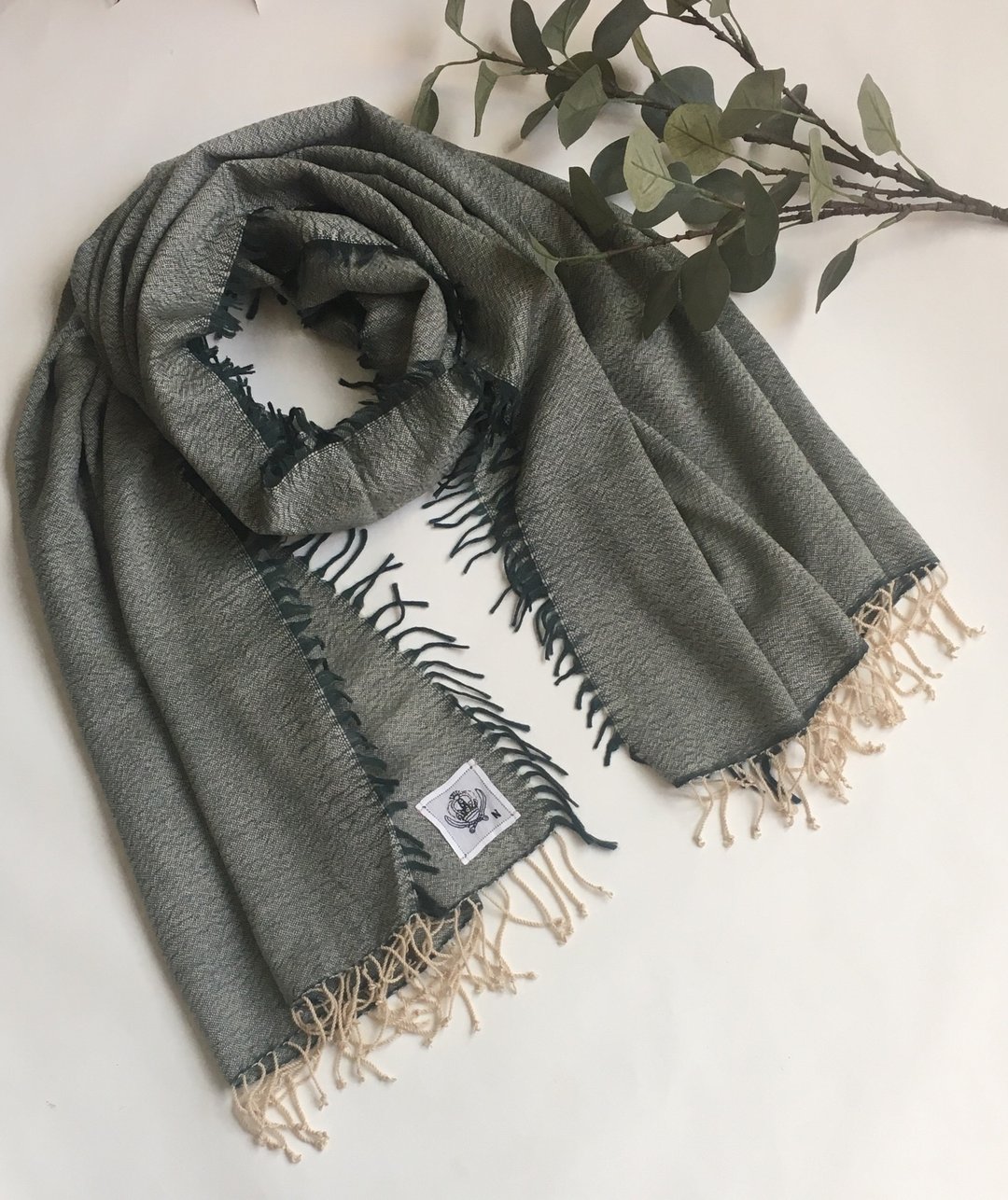 100 percent cashmere hand woven shawl - 丝巾 - 其他材质 绿色