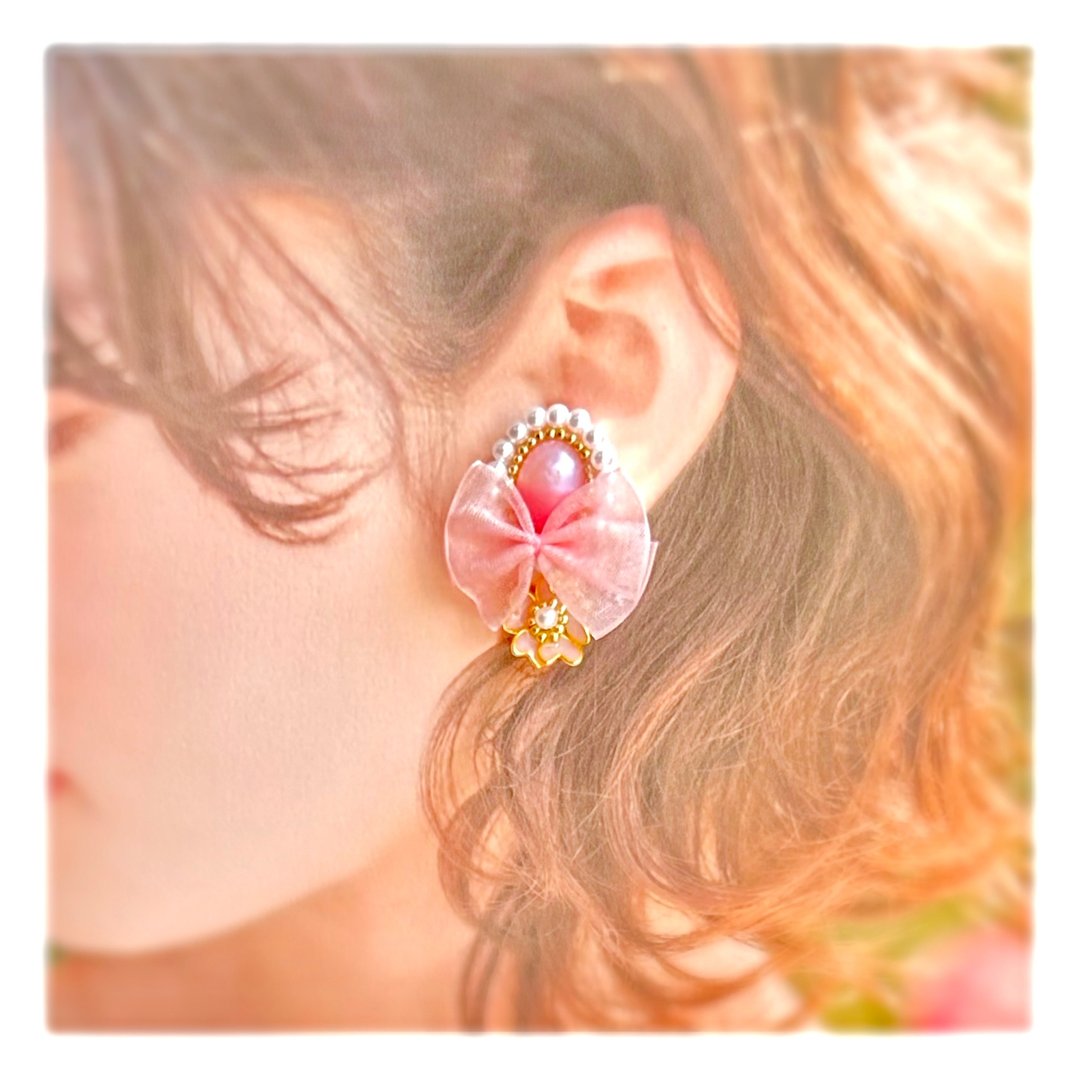 Princess Earrings with Blooming Cherry Blossoms - 耳环/耳夹 - 树脂 粉红色