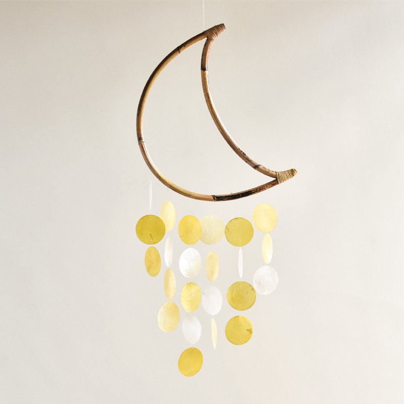 月亮贝壳挂饰 | 新月之下(琥珀月光) - 墙贴/壁贴 - 贝壳 黄色