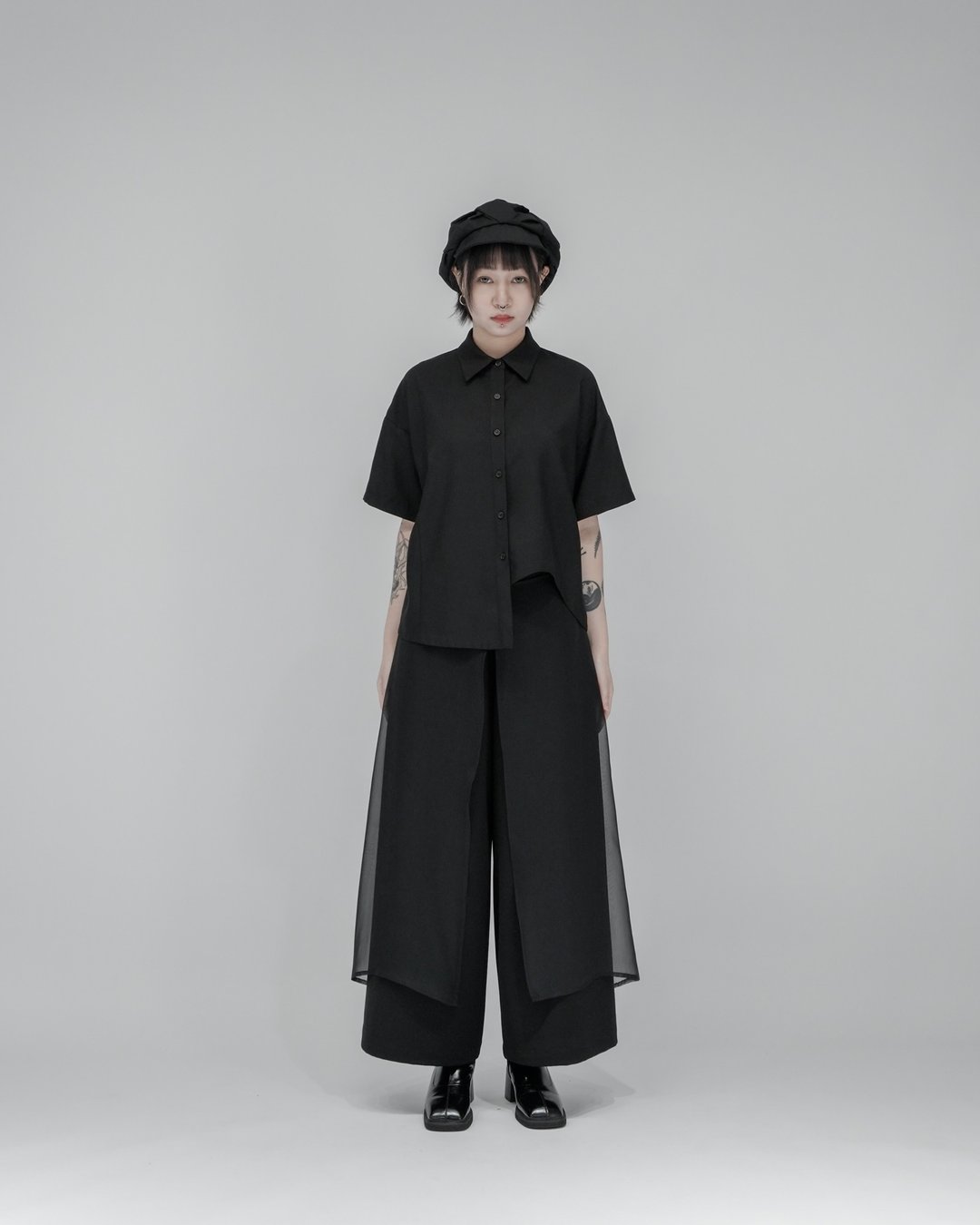 MUKK DESIGN 流线剪裁衬衬衫 - 女装衬衫 - 聚酯纤维 黑色