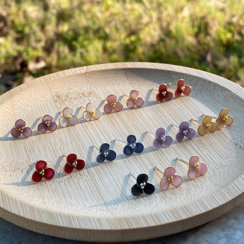 微花系列 / 手作水晶花饰品 - 耳环/耳夹 - 树脂 