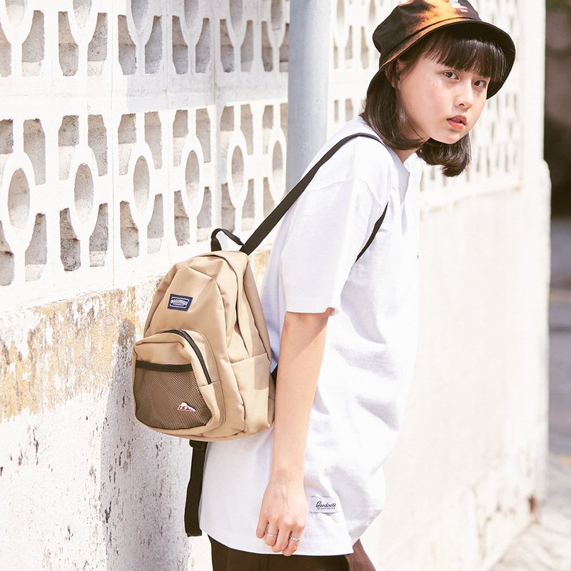 香港品牌 GOODWORK好活 轻巧防水迷你后背包 - 卡其色 - 后背包/双肩包 - 聚酯纤维 卡其色