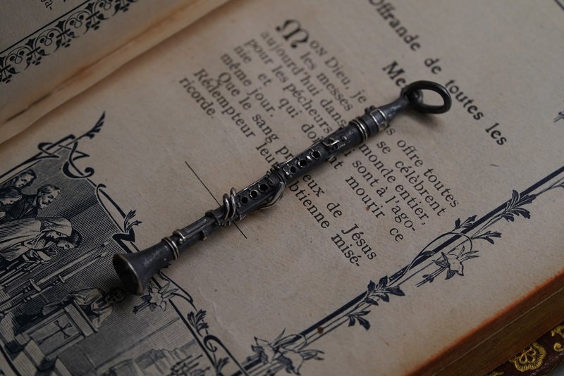 925银迷你管弦乐吊坠系列 - 单簧管 (不含项链) - 项链 - 纯银 银色