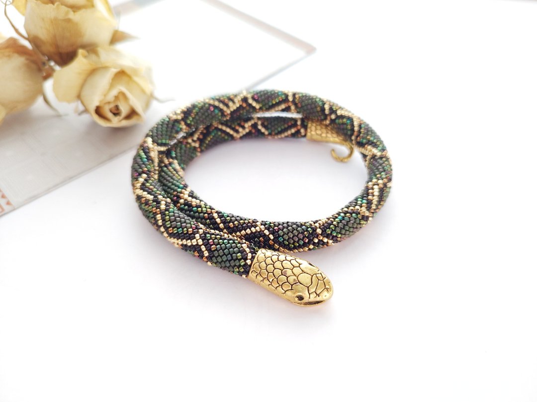 Beaded Snake bracelet necklace Python serpent Beaded Green metalic snake - 手链/手环 - 其他材质 绿色