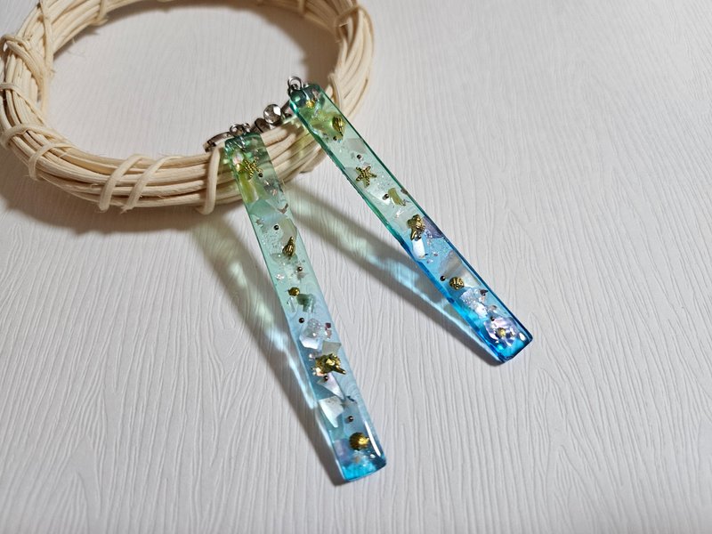 原创耳饰 浪漫海潮 特色长型耳环 渐层色系 含贝壳碎片 夹式 耳环 - 耳环/耳夹 - 树脂 多色