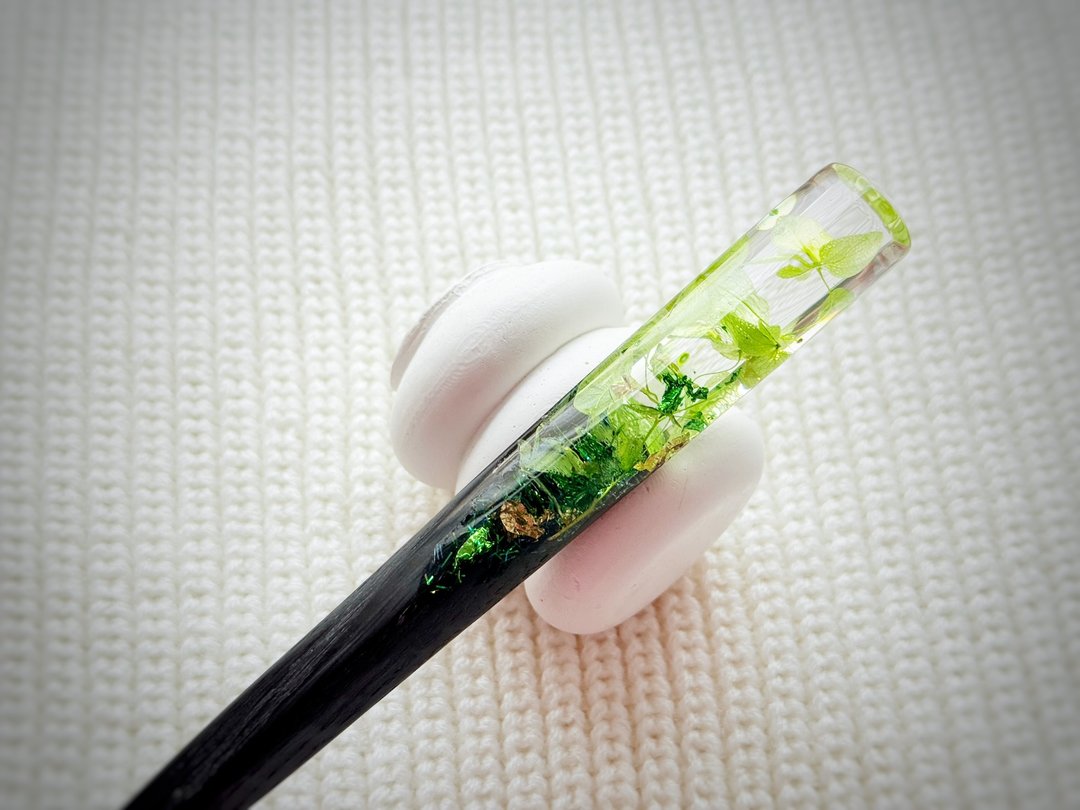 浅绿色绣球花木质发簪，专为女性设计的花卉发饰 - 发饰 - 木头 绿色