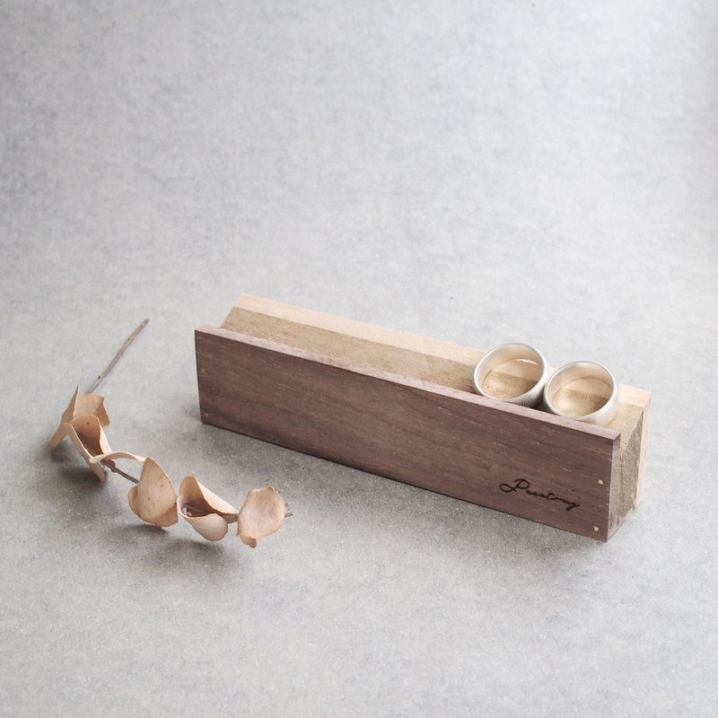 Engravable) Wooden ring stand Display Interior photography Fixtures - 摆饰 - 木头 卡其色