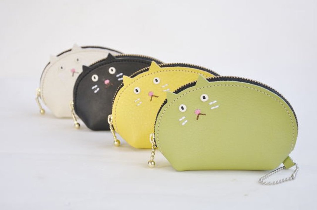 Small size cat pouch black or white - 化妆包/杂物包 - 真皮 黑色