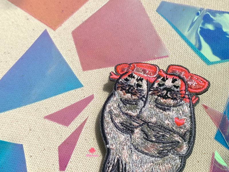 【母亲节礼物】【礼物首选】海豹 Warmie 刺绣别针 - 徽章/别针 - 棉．麻 粉红色