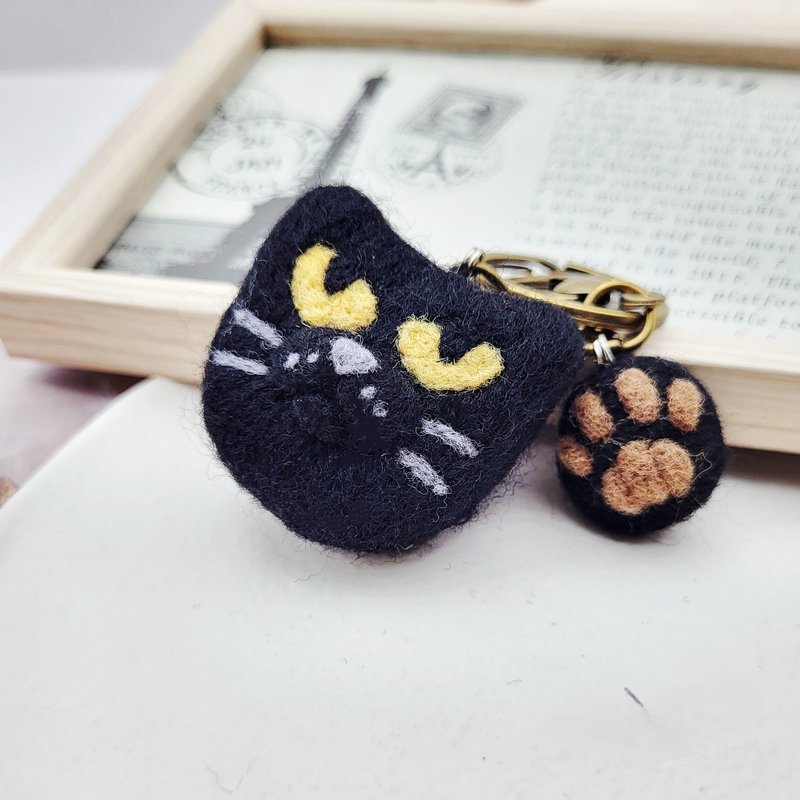 佩宁手作+兔娟画猫+猫头钥匙圈.黑猫羊毛毡│吊饰.猫咪挂件│ - 钥匙链/钥匙包 - 羊毛 