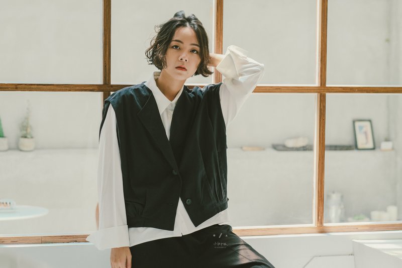 拍派大翻领西服开襟背心 - 2色-绝美冷黑 - 女装西装外套/风衣 - 棉．麻 黑色