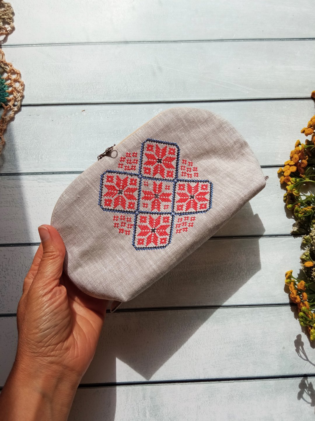 刺绣饰品化妆包、化妆包、手工手拿包 - 化妆包/杂物包 - 亚麻 多色