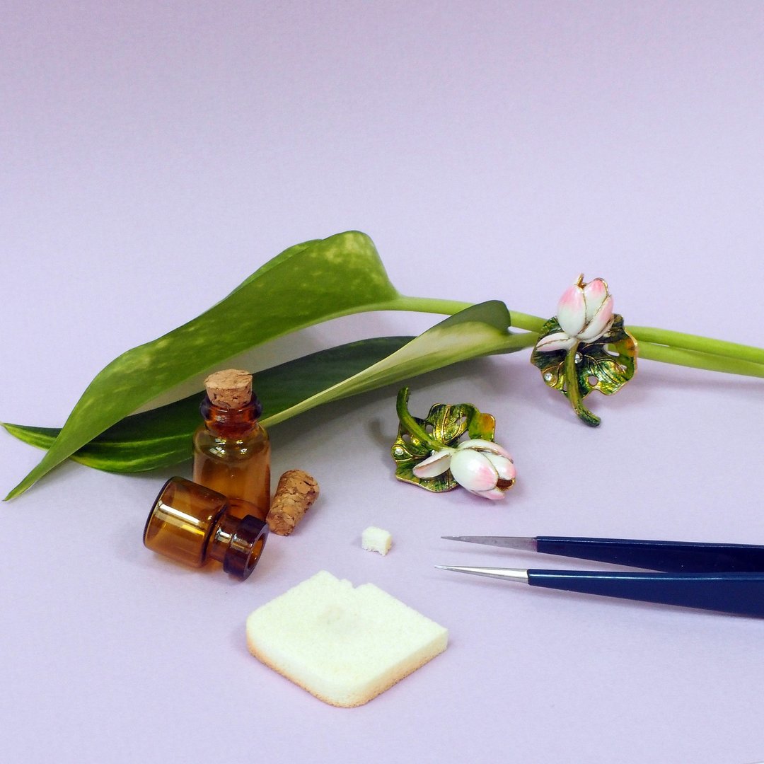 //特价品只剩一件即完售// 香氛系列/功能性饰品 珐琅心荷耳环 - 耳环/耳夹 - 珐琅 紫色