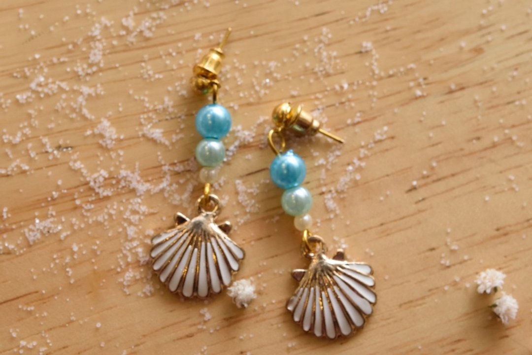 Cute & Beauty Adorable Blue Sea Shell Dangle Earrings - 耳环/耳夹 - 其他材质 蓝色