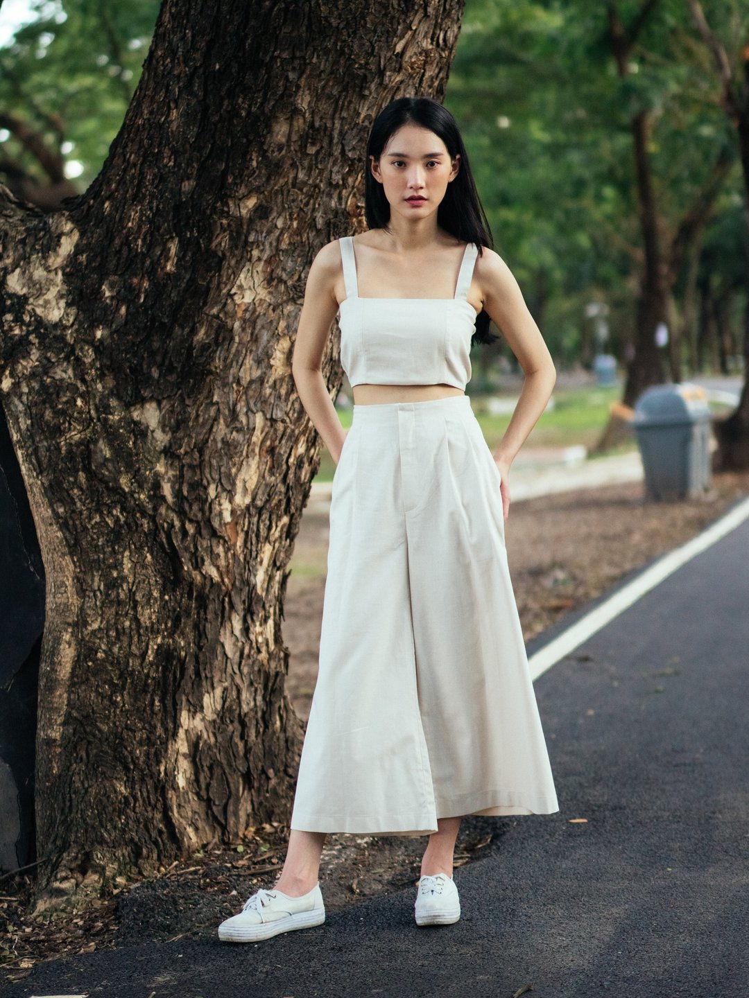 (SIZE M) IVORY COTTON LINEN CAMI CROP TOP WITH BAND STRAP AND BACK SMOCKING - 女装上衣 - 棉 白色