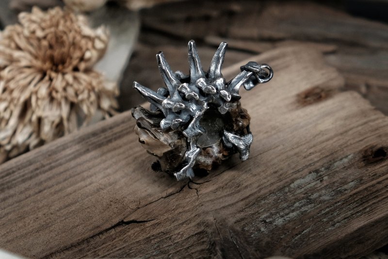 【山骸纪】远古的见证—多维尔菊石项链 - 项链 - 银 银色