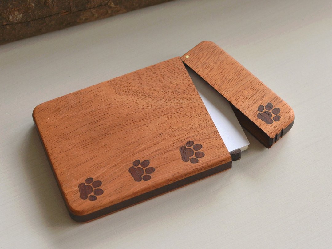 Wooden business card holder / mahogany / Footprints - 名片夹/名片盒 - 木头 