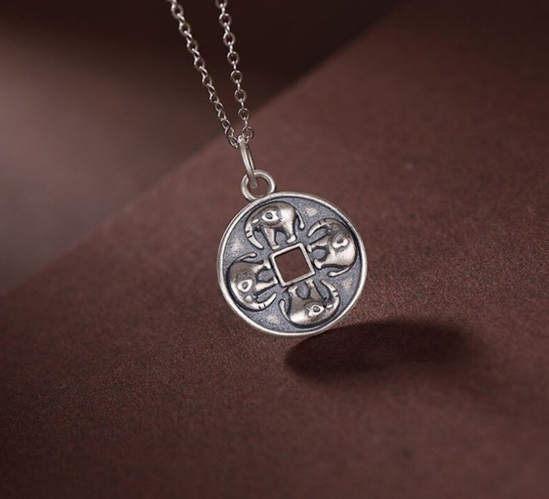 4 Directions Elephants Pendants Necklaces NO Chains Thai Silver Vintage Necklace - 长链 - 纯银 银色