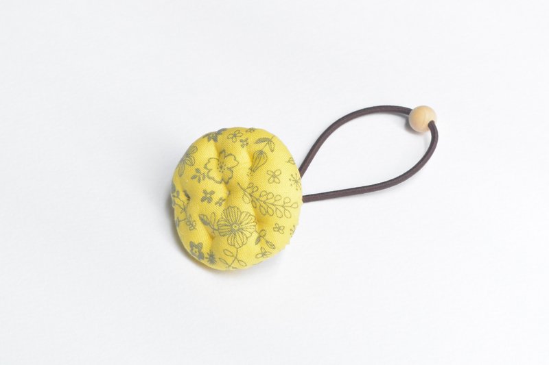 手感布饼干发束 - 黄碎花 - 发饰 - 棉．麻 黄色