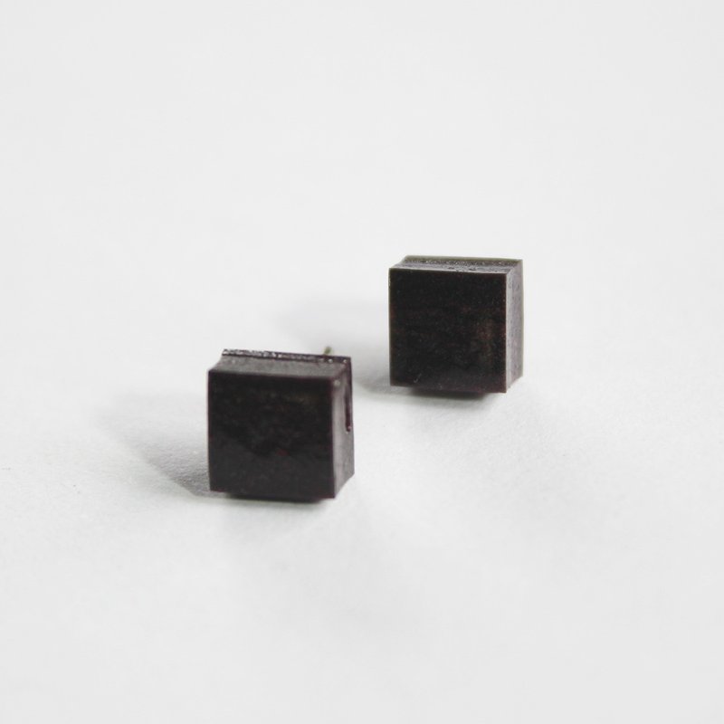 ▽ 颜奇药局 ▽ 方形小耳环 ▽ square earrings - 耳环/耳夹 - 粘土 黑色